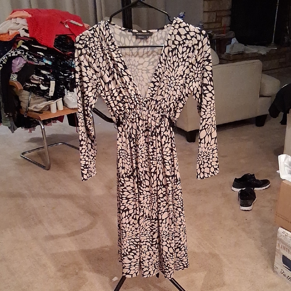 BCBGMaxAzria Black and White Patterned Long Sleeve Dress